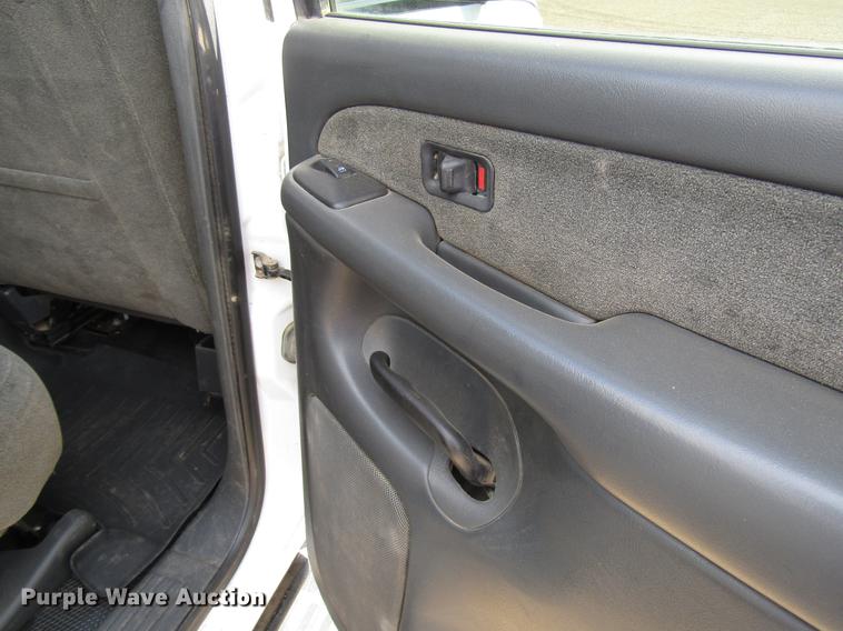 image for item DD4346 2003 Chevrolet Silverado 2500HD Crew Cab pickup truck