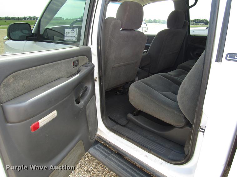 image for item DD4346 2003 Chevrolet Silverado 2500HD Crew Cab pickup truck