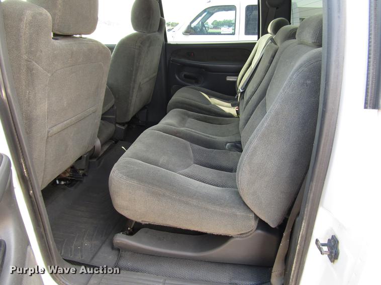 image for item DD4346 2003 Chevrolet Silverado 2500HD Crew Cab pickup truck