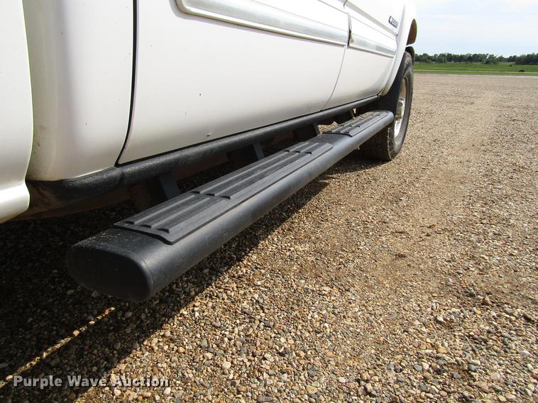 image for item DD4346 2003 Chevrolet Silverado 2500HD Crew Cab pickup truck