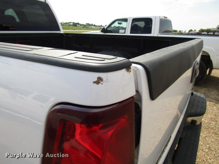 image for item DD4346 2003 Chevrolet Silverado 2500HD Crew Cab pickup truck