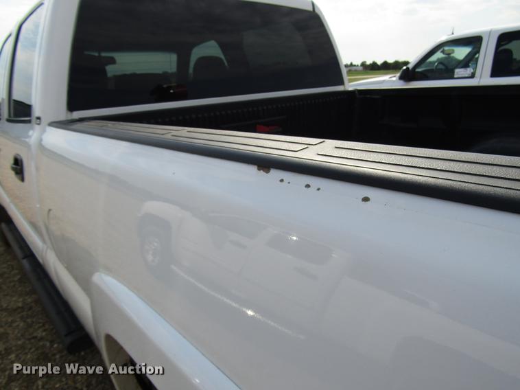 image for item DD4346 2003 Chevrolet Silverado 2500HD Crew Cab pickup truck