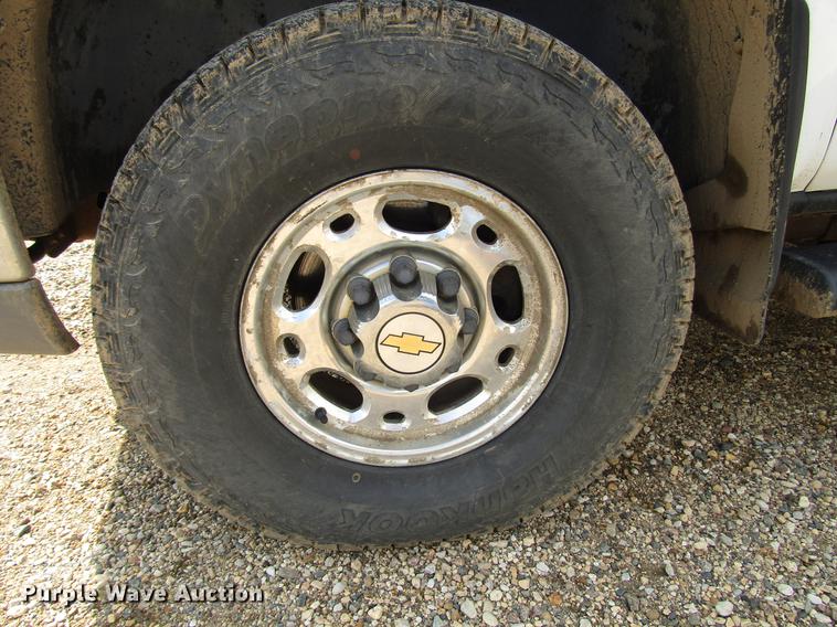 image for item DD4346 2003 Chevrolet Silverado 2500HD Crew Cab pickup truck