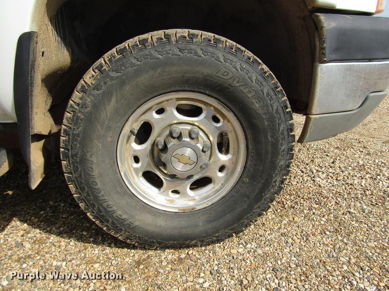 image for item DD4346 2003 Chevrolet Silverado 2500HD Crew Cab pickup truck