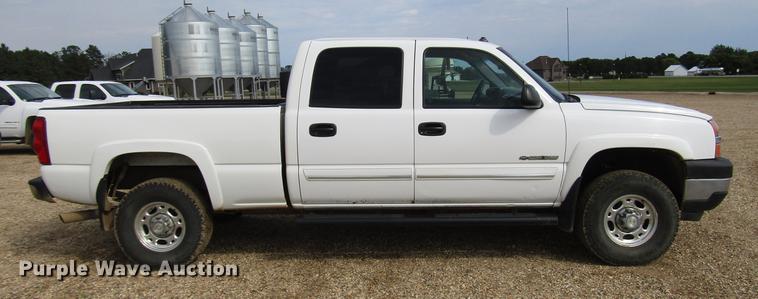 image for item DD4347 2003 Chevrolet Silverado 2500HD Crew Cab pickup truck