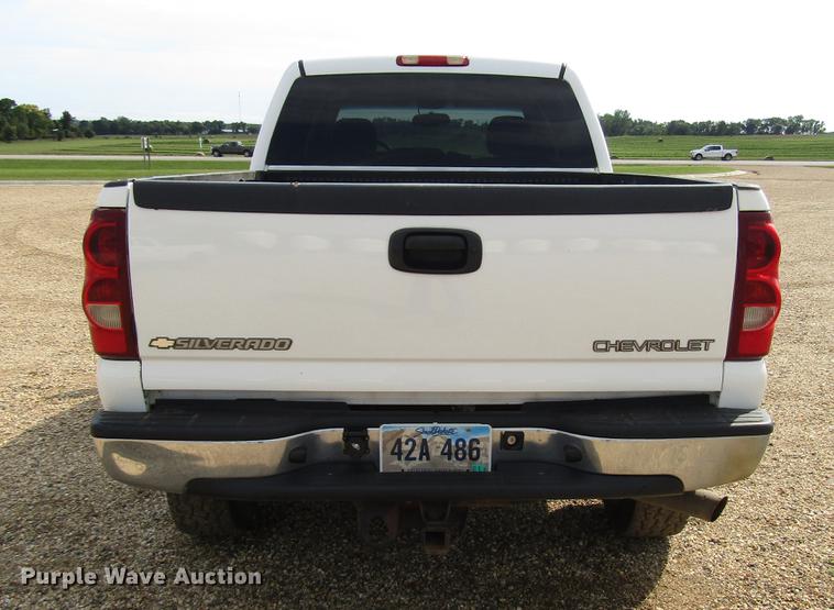 image for item DD4347 2003 Chevrolet Silverado 2500HD Crew Cab pickup truck
