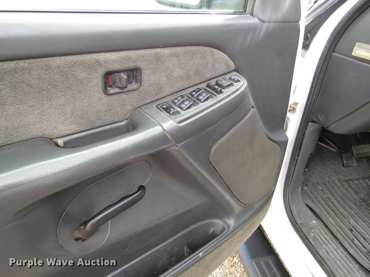 image for item DD4347 2003 Chevrolet Silverado 2500HD Crew Cab pickup truck