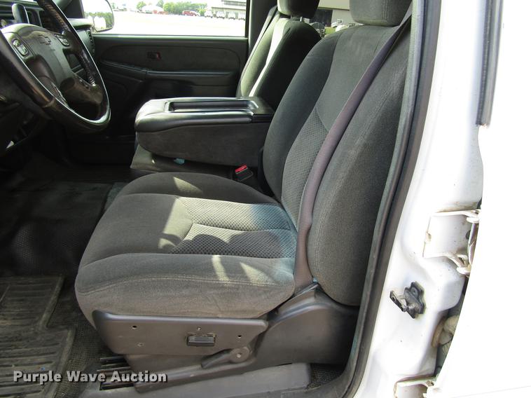 image for item DD4347 2003 Chevrolet Silverado 2500HD Crew Cab pickup truck