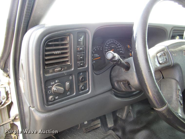 image for item DD4347 2003 Chevrolet Silverado 2500HD Crew Cab pickup truck