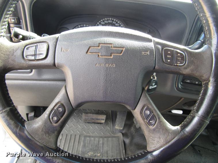 image for item DD4347 2003 Chevrolet Silverado 2500HD Crew Cab pickup truck