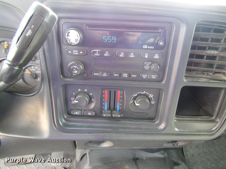 image for item DD4347 2003 Chevrolet Silverado 2500HD Crew Cab pickup truck