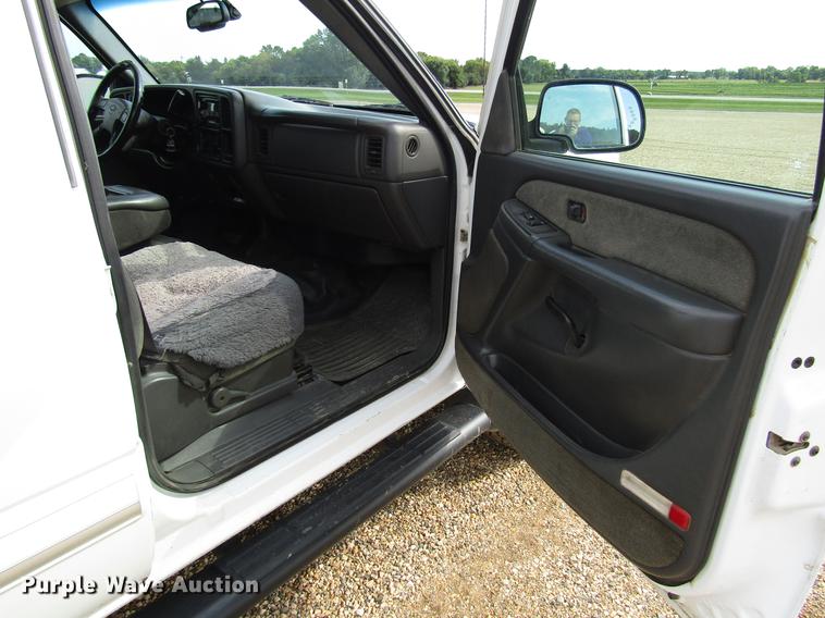 image for item DD4347 2003 Chevrolet Silverado 2500HD Crew Cab pickup truck