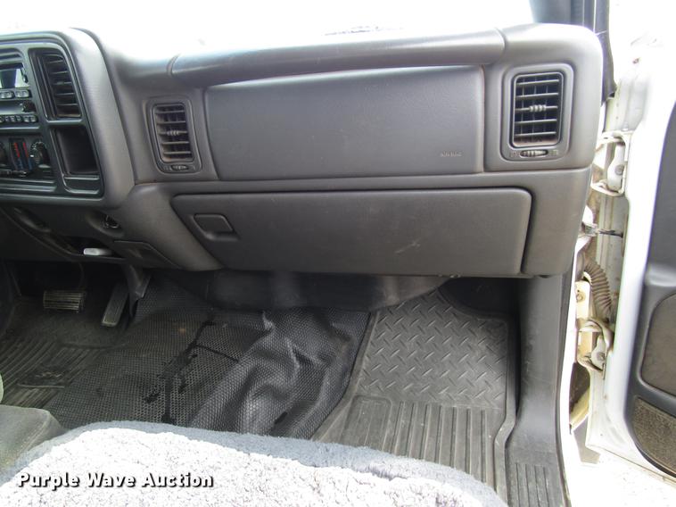 image for item DD4347 2003 Chevrolet Silverado 2500HD Crew Cab pickup truck