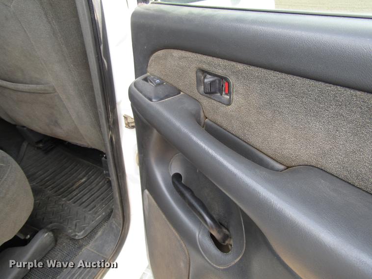 image for item DD4347 2003 Chevrolet Silverado 2500HD Crew Cab pickup truck