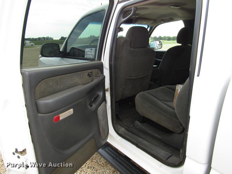 image for item DD4347 2003 Chevrolet Silverado 2500HD Crew Cab pickup truck