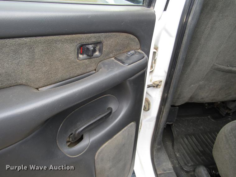 image for item DD4347 2003 Chevrolet Silverado 2500HD Crew Cab pickup truck