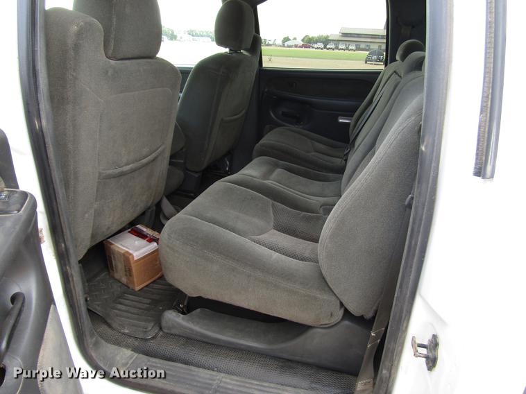 image for item DD4347 2003 Chevrolet Silverado 2500HD Crew Cab pickup truck