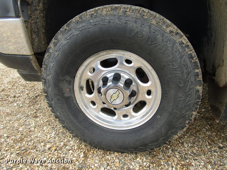 image for item DD4347 2003 Chevrolet Silverado 2500HD Crew Cab pickup truck