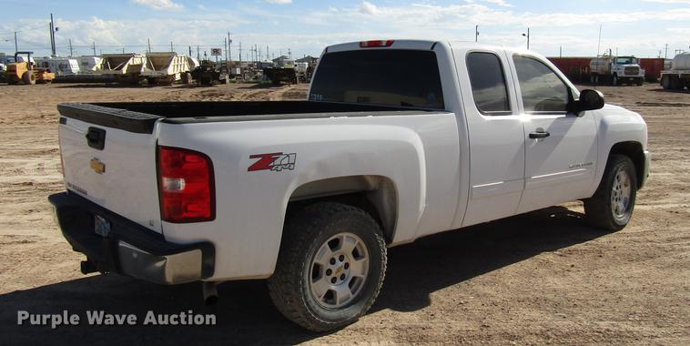 image for item DD4393 2012 Chevrolet Silverado 1500 Ext. Cab pickup truck