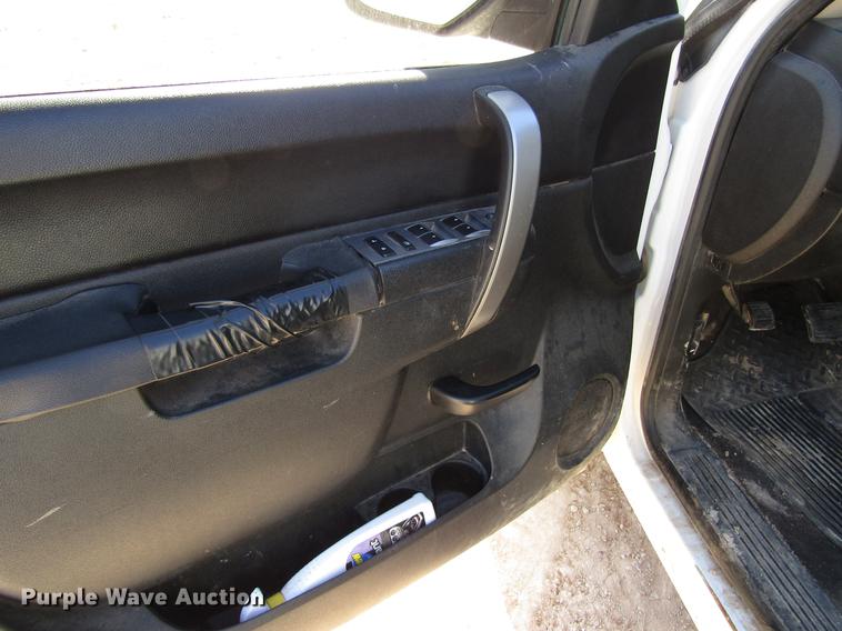 image for item DD4393 2012 Chevrolet Silverado 1500 Ext. Cab pickup truck