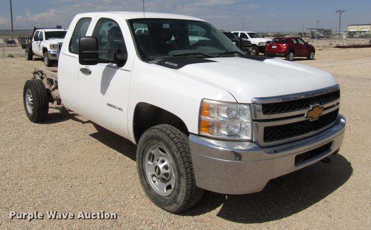 image for item DD4404 2012 Chevrolet Silverado 2500HD Ext. Cab pickup truck cab and chassis