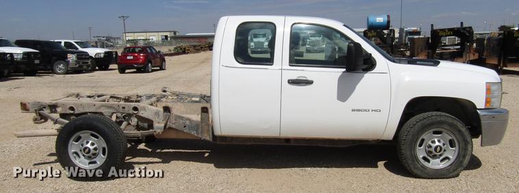 image for item DD4404 2012 Chevrolet Silverado 2500HD Ext. Cab pickup truck cab and chassis