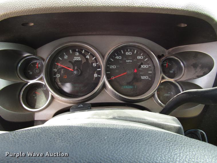 image for item DD4404 2012 Chevrolet Silverado 2500HD Ext. Cab pickup truck cab and chassis