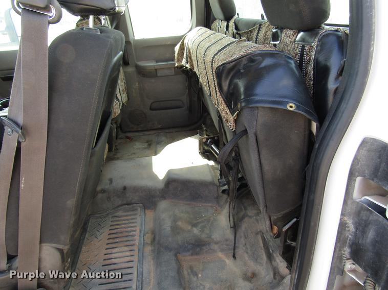 image for item DD4404 2012 Chevrolet Silverado 2500HD Ext. Cab pickup truck cab and chassis