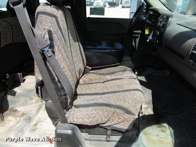 image for item DD4404 2012 Chevrolet Silverado 2500HD Ext. Cab pickup truck cab and chassis