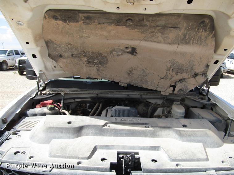 image for item DD4404 2012 Chevrolet Silverado 2500HD Ext. Cab pickup truck cab and chassis