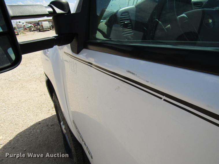 image for item DD4404 2012 Chevrolet Silverado 2500HD Ext. Cab pickup truck cab and chassis