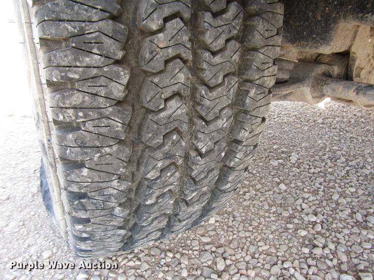 image for item DD4404 2012 Chevrolet Silverado 2500HD Ext. Cab pickup truck cab and chassis