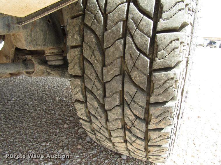 image for item DD4404 2012 Chevrolet Silverado 2500HD Ext. Cab pickup truck cab and chassis