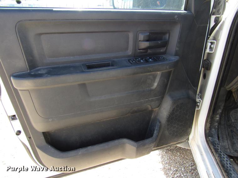 image for item DD4406 2012 Dodge Ram 5500 Crew Cab flatbed truck