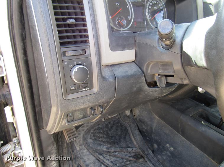 image for item DD4406 2012 Dodge Ram 5500 Crew Cab flatbed truck