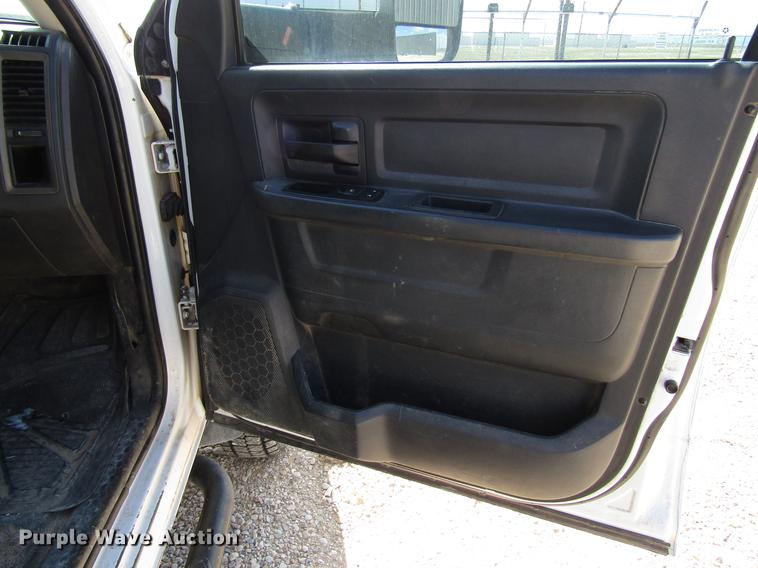 image for item DD4406 2012 Dodge Ram 5500 Crew Cab flatbed truck