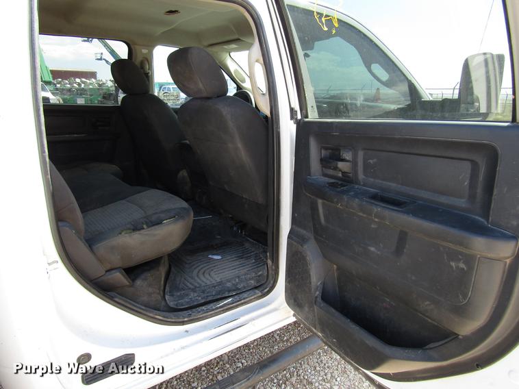 image for item DD4406 2012 Dodge Ram 5500 Crew Cab flatbed truck