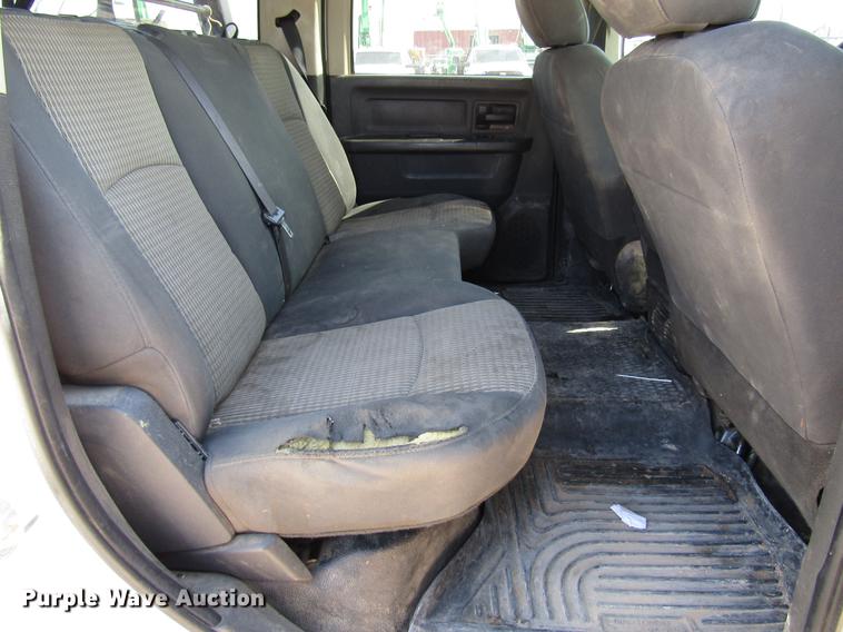 image for item DD4406 2012 Dodge Ram 5500 Crew Cab flatbed truck