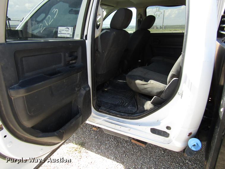 image for item DD4406 2012 Dodge Ram 5500 Crew Cab flatbed truck