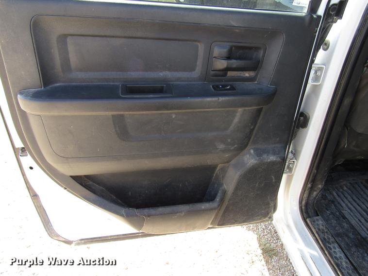 image for item DD4406 2012 Dodge Ram 5500 Crew Cab flatbed truck