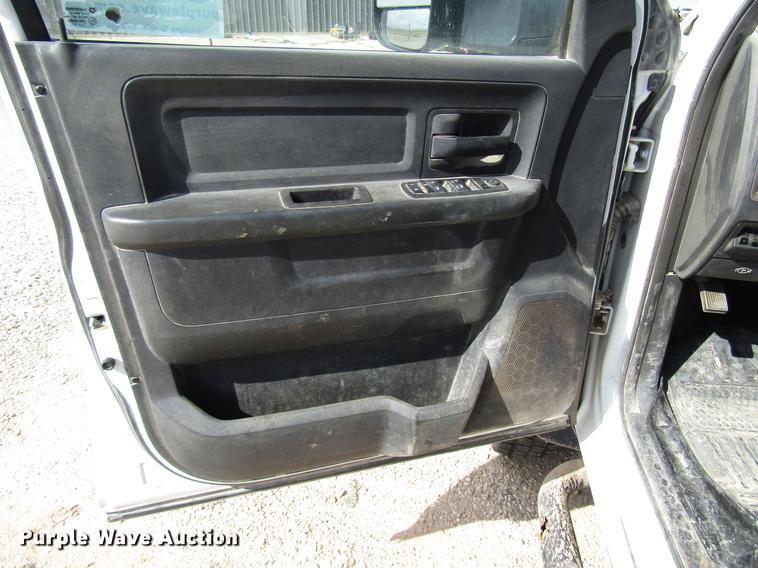 image for item DD4407 2012 Dodge Ram 5500 Crew Cab flatbed truck