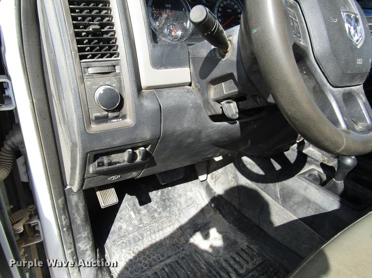 image for item DD4407 2012 Dodge Ram 5500 Crew Cab flatbed truck