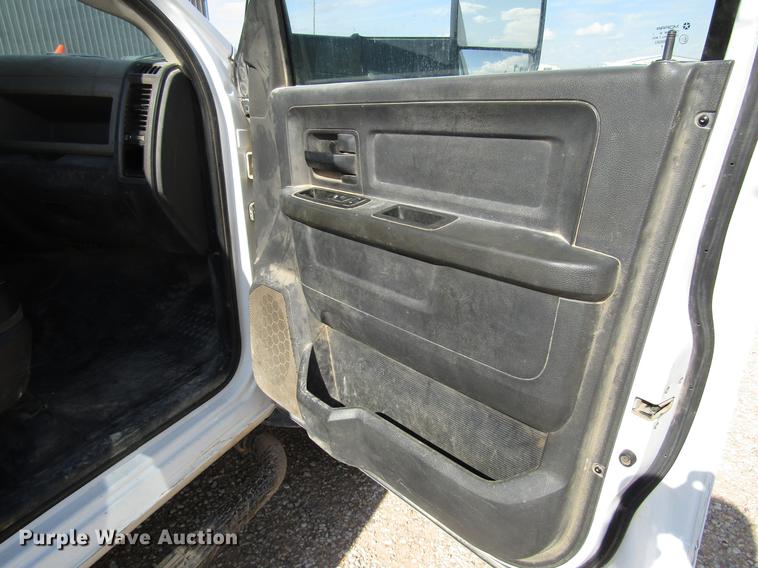 image for item DD4407 2012 Dodge Ram 5500 Crew Cab flatbed truck