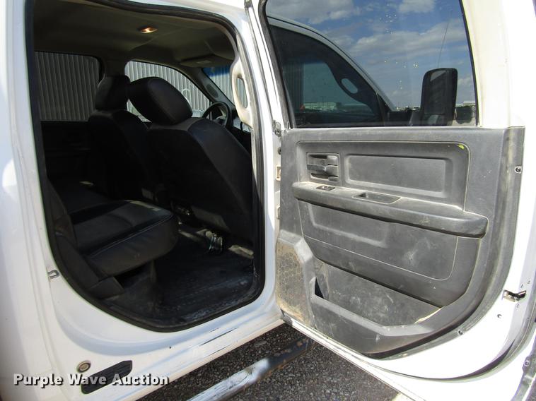 image for item DD4407 2012 Dodge Ram 5500 Crew Cab flatbed truck