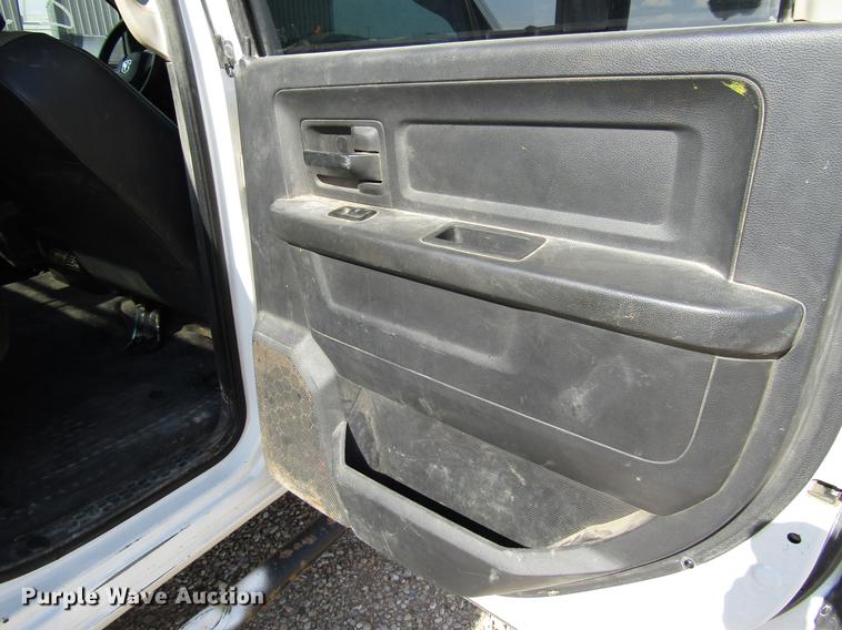 image for item DD4407 2012 Dodge Ram 5500 Crew Cab flatbed truck