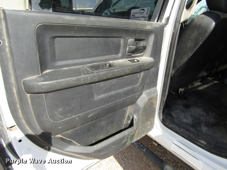 image for item DD4407 2012 Dodge Ram 5500 Crew Cab flatbed truck