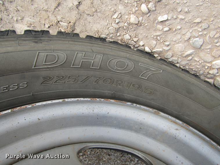 image for item DD4407 2012 Dodge Ram 5500 Crew Cab flatbed truck