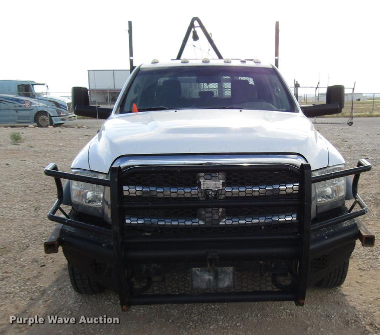 image for item DD4408 2014 Dodge Ram 5500 Crew Cab flatbed truck