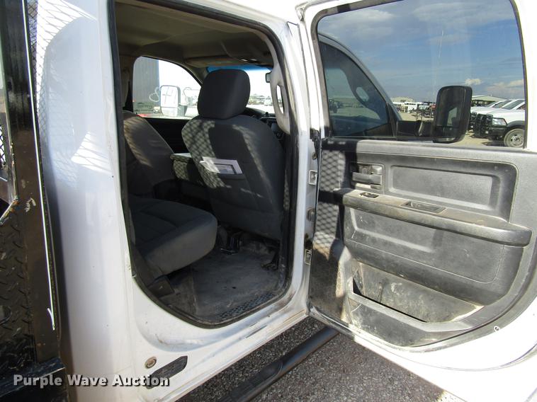 image for item DD4408 2014 Dodge Ram 5500 Crew Cab flatbed truck