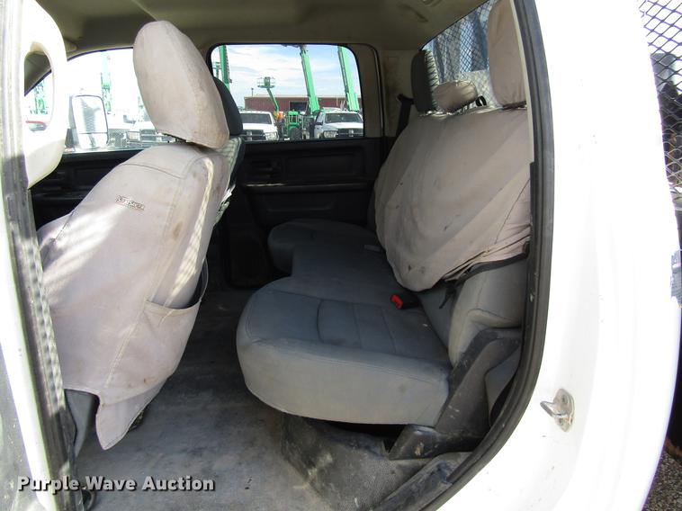 image for item DD4408 2014 Dodge Ram 5500 Crew Cab flatbed truck